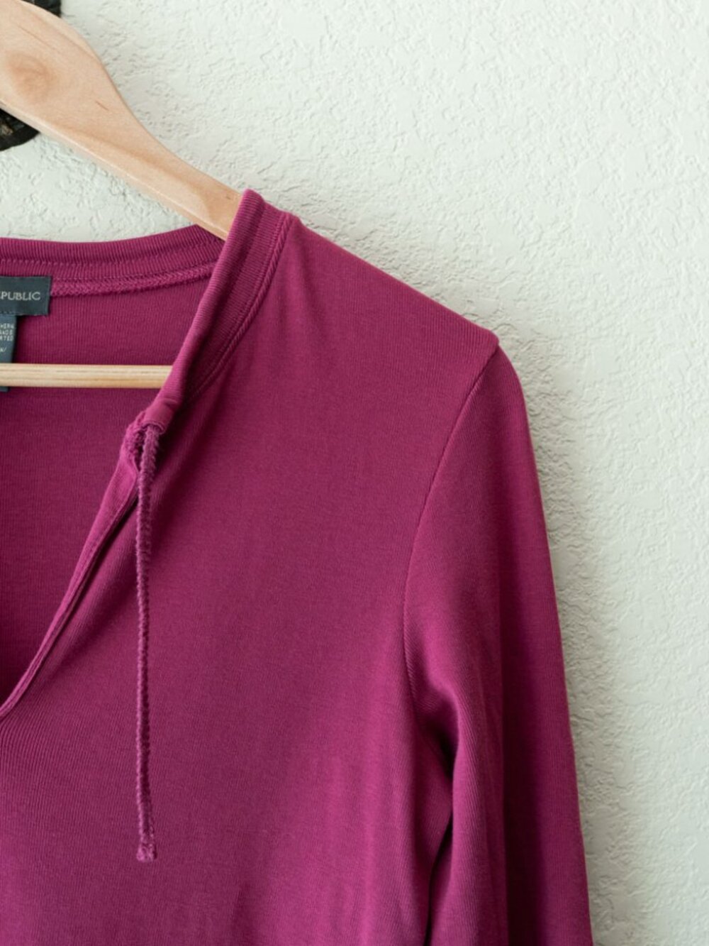 Banana Republic Pink Long Sleeve Tie Neck Top 100% Cotton Made USA Women's M - Picture 5 of 12